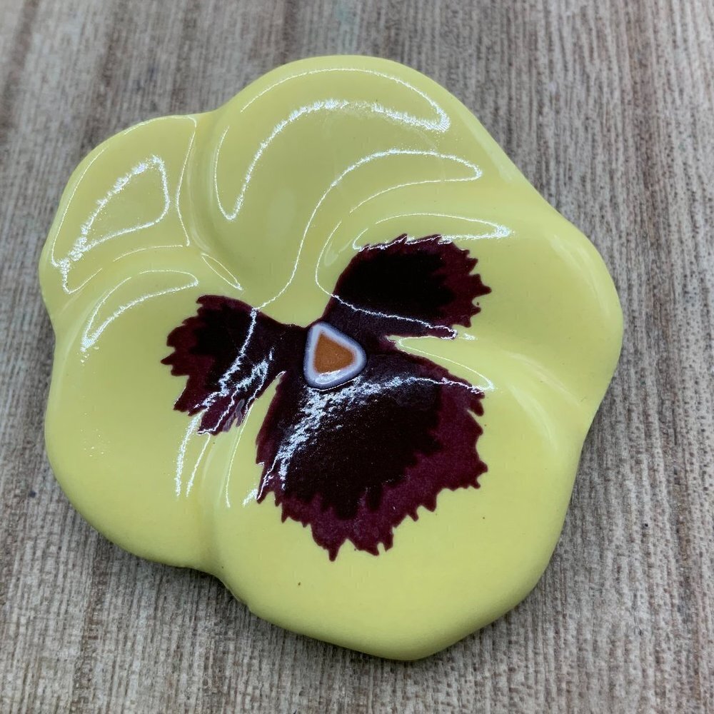 Avon Vintage 60' Ceramic Pansy Yellow Flower Brooch
